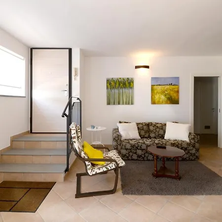 With 2 Bedrooms In Ancona, With Enclosed Garden And Wifi